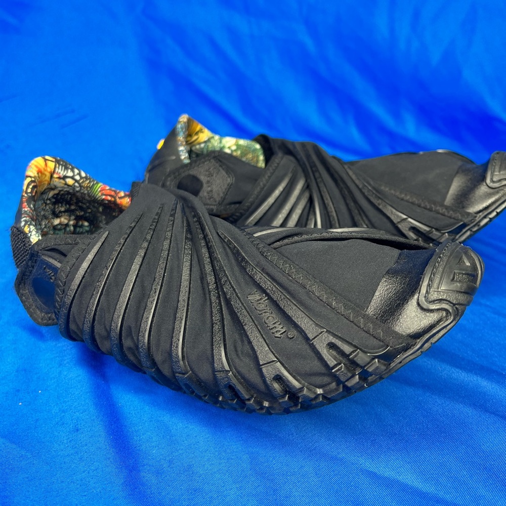 Vibram Furoshiki Black Barefoot Wrapping Shoes - Size 7-7.5 Women
